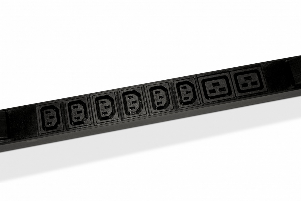 Hyperline SHE-18IEC-6BIEC-3V-3PVR_1