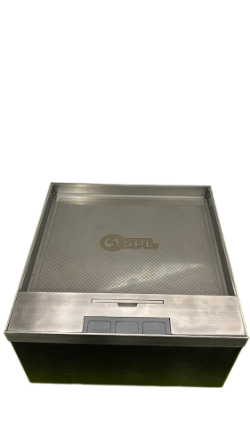 Люк на 6 постов (45х45) вертикально, нержавеющая сталь, в уровень пола, с коробкой, IP40 (300023)