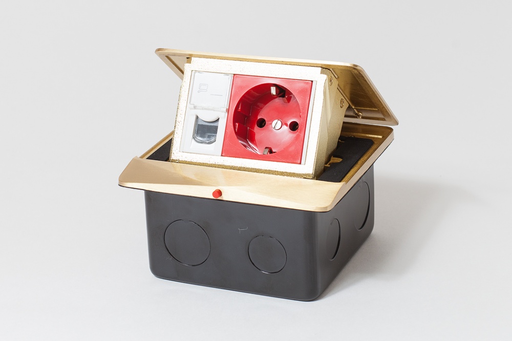 Люк на 1,5 поста (45х45), латунь, с металлической коробкой, IP44_3