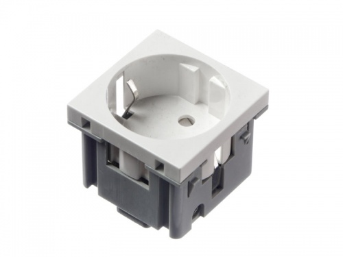 Розетка модульная 220В, с зк и шторками 45х45мм, белая F6 (серия F)