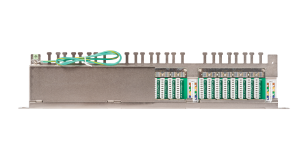 Коммутационная панель NIKOMAX 19", 0,5U, 24 порта, Кат.5e, полный экран, с органайзером, металлик-1