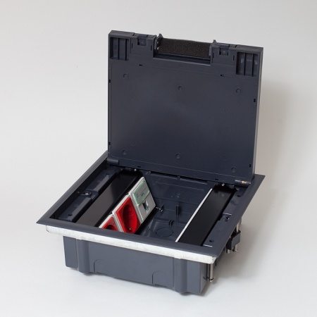 Люк на 6 постов (45х45) вертикально, металл/ пластик, с пластиковой коробкой, IP40 SPL 300007-0