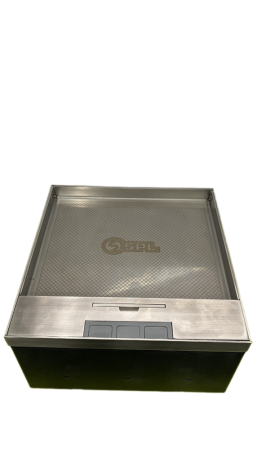 Люк на 6 постов (45х45) горизонтально, нержавеющая сталь, в уровень пола, с коробкой, IP40 (300023)-0