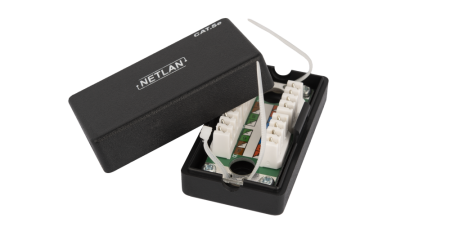 Кабельный соединитель NETLAN IDC-IDC, Кат.5e, неэкранированный, белый.-1